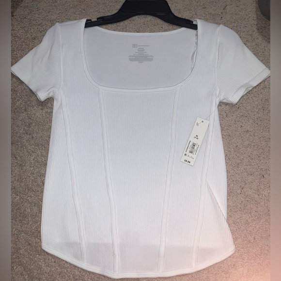 *6 PIECE BUNDLE* All NWT. 2 crop top tank tops. 2 tees. 2 bags. Shirts are all M - Picture 10 of 11